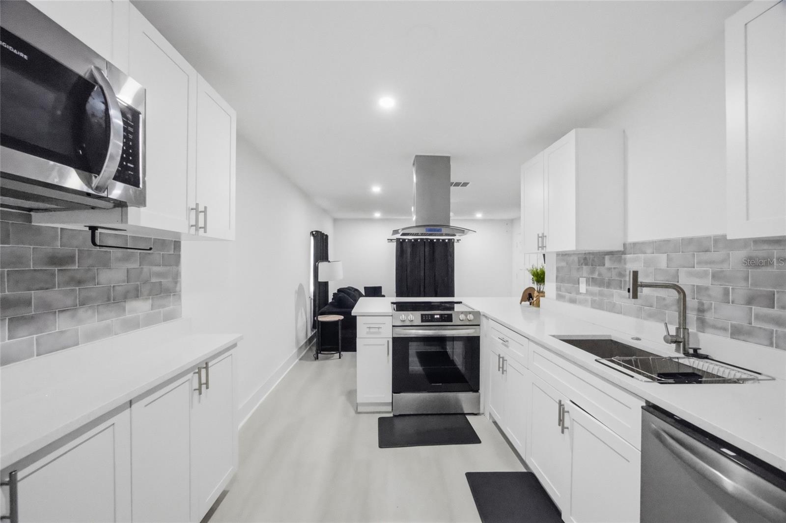 Image 8 of 34 For 5809 17th Street