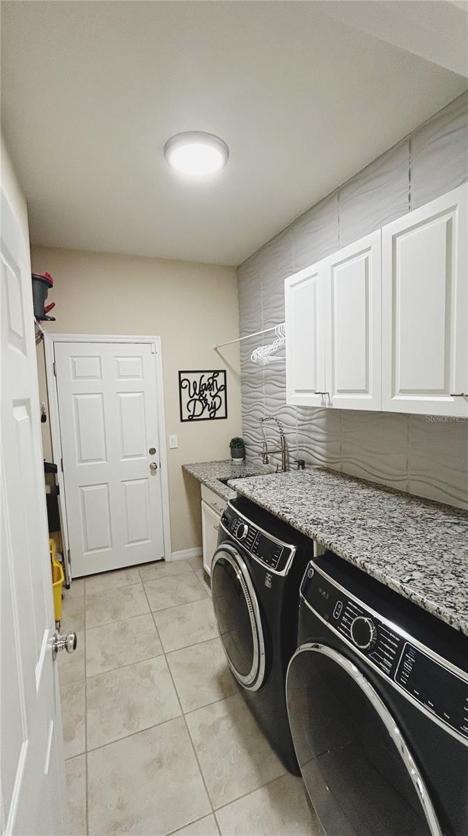 Image 5 of 10 For 8761 Hinsdale Heights Drive