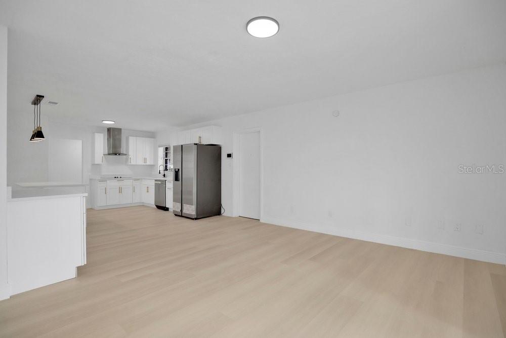 Image 10 of 41 For 1241 Manchester Road