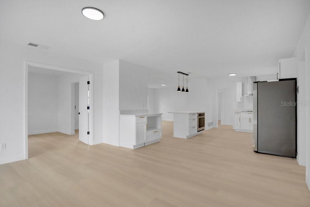 Image 11 of 41 For 1241 Manchester Road