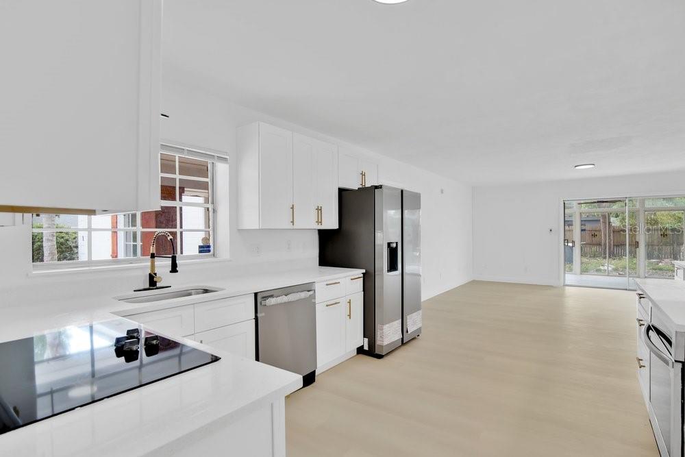 Image 13 of 41 For 1241 Manchester Road