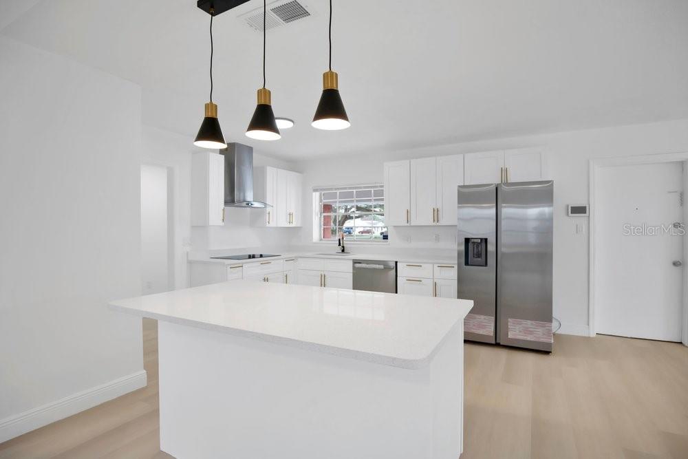 Image 14 of 41 For 1241 Manchester Road