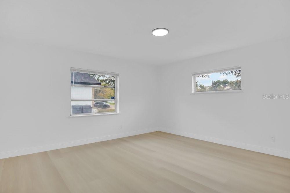 Image 18 of 41 For 1241 Manchester Road