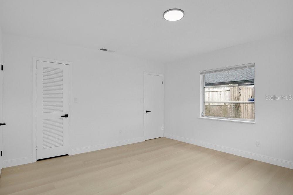 Image 19 of 41 For 1241 Manchester Road