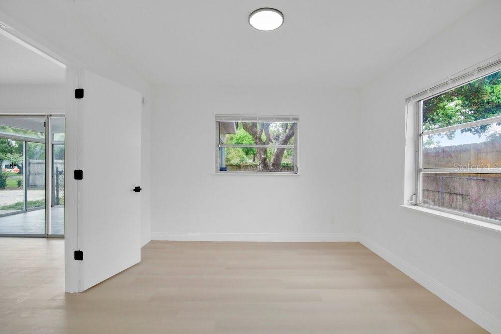 Image 25 of 41 For 1241 Manchester Road