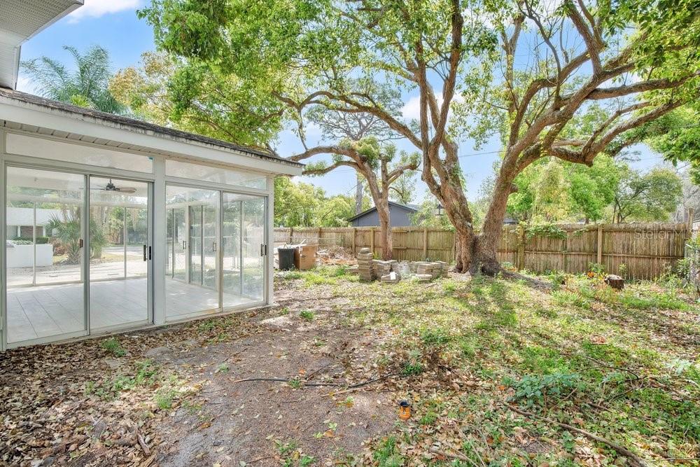 Image 27 of 41 For 1241 Manchester Road