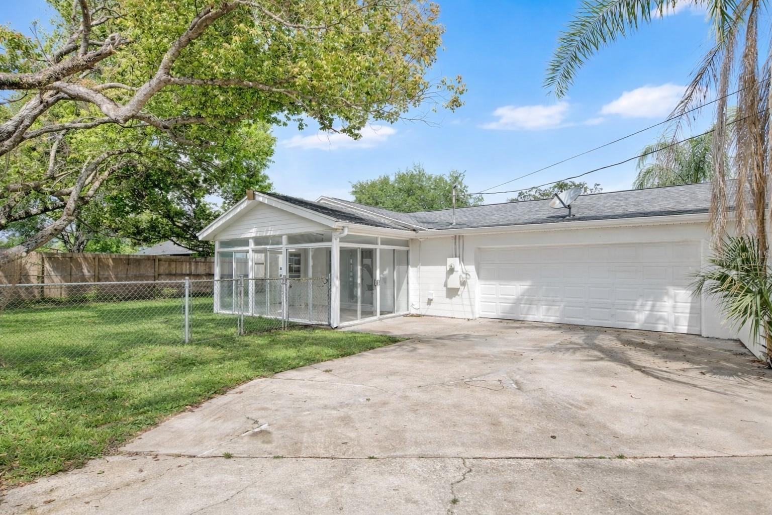 Image 5 of 41 For 1241 Manchester Road