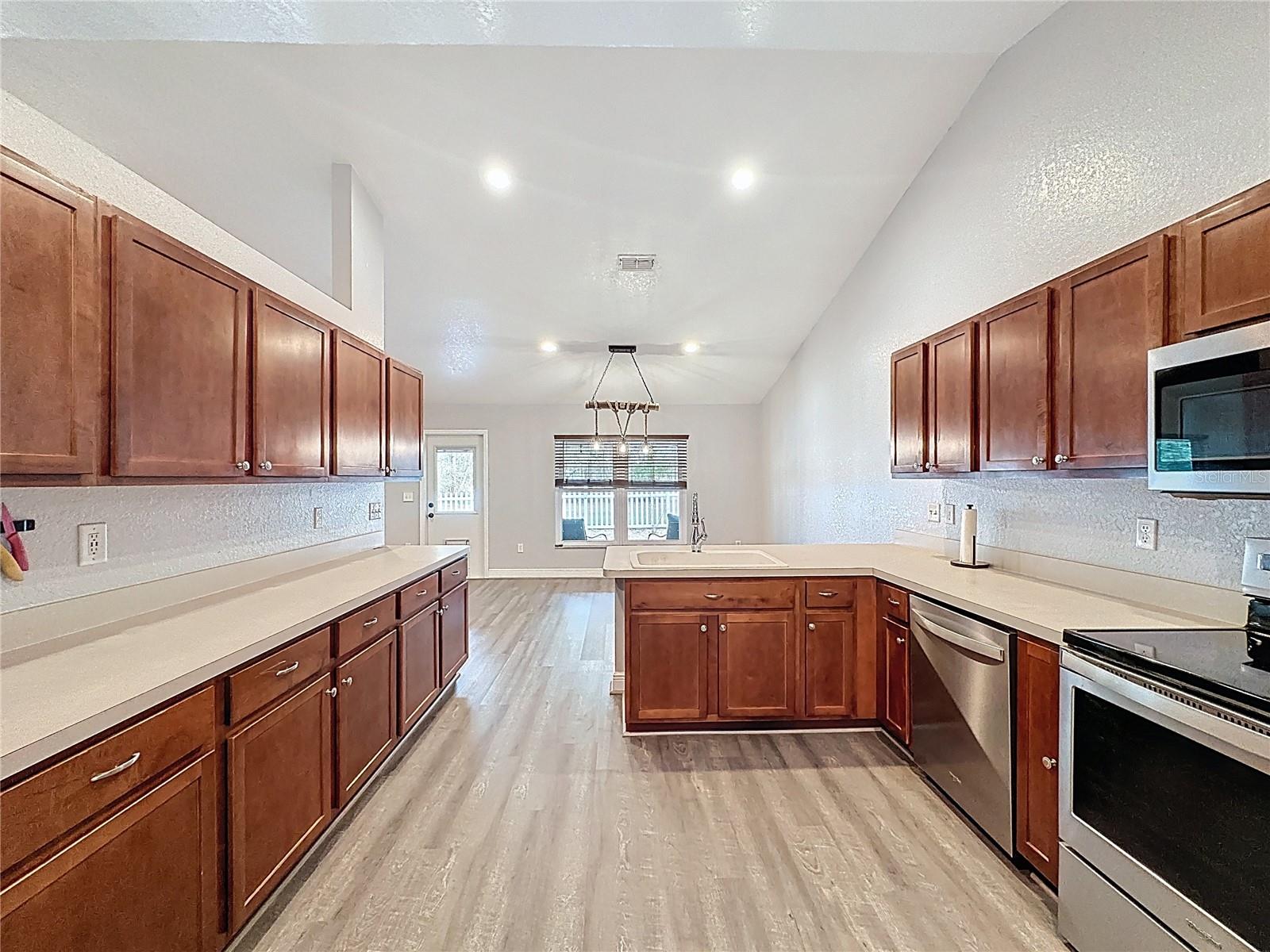 Image 14 of 71 For 31249 Satinleaf Run