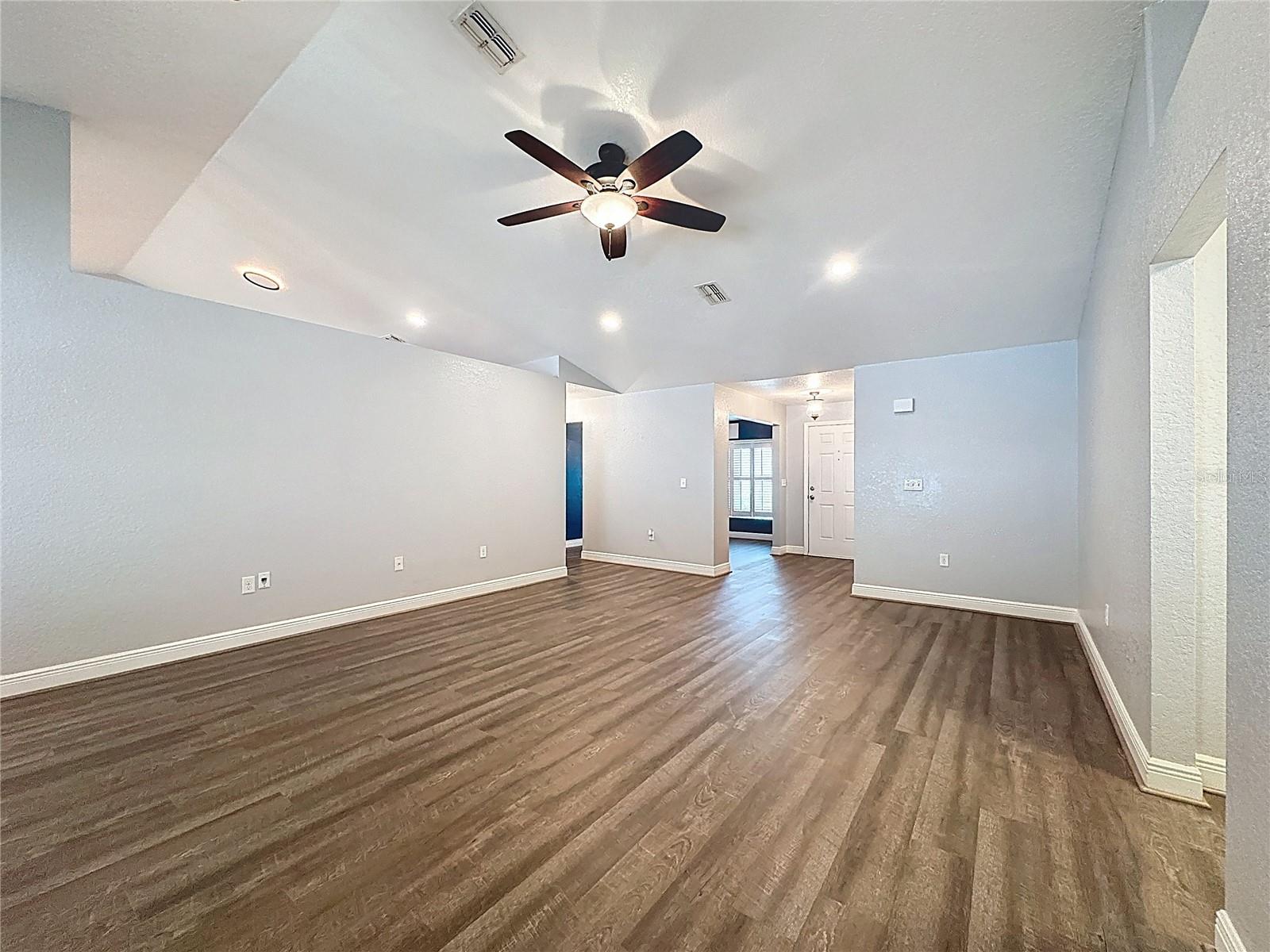 Image 3 of 71 For 31249 Satinleaf Run