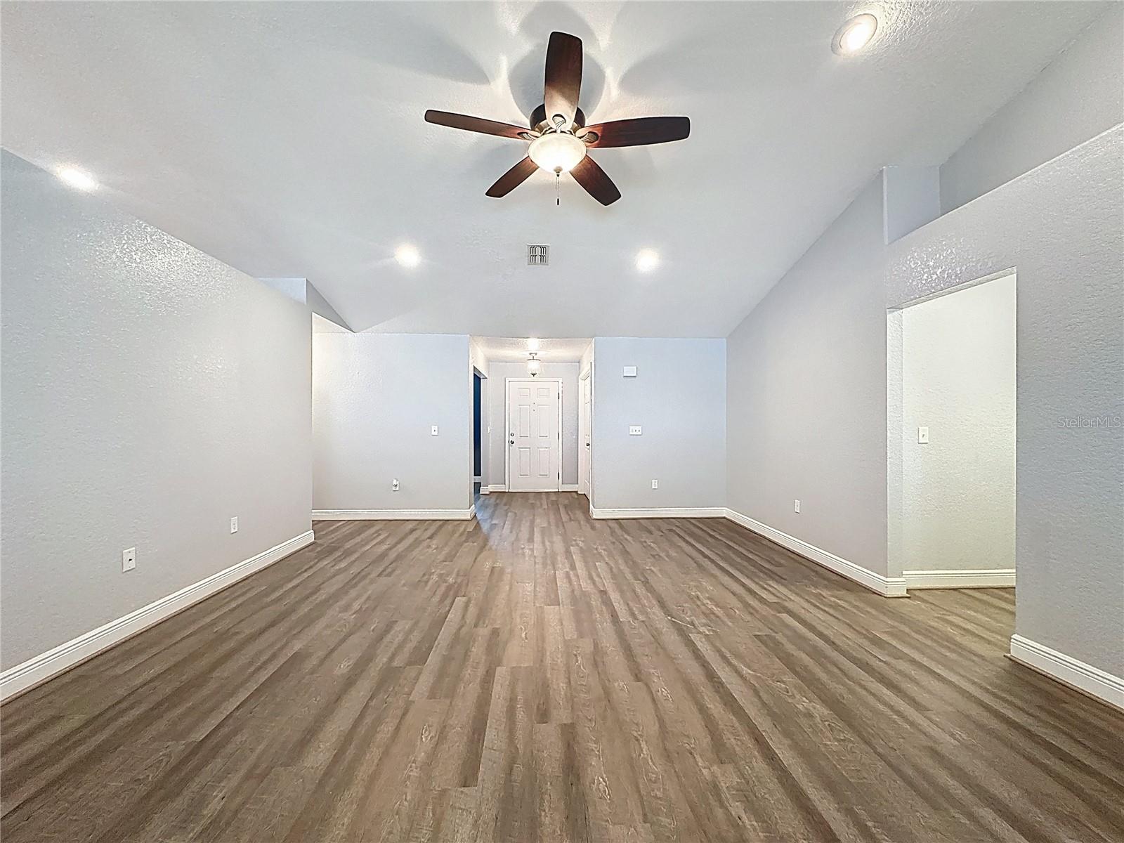 Image 4 of 71 For 31249 Satinleaf Run