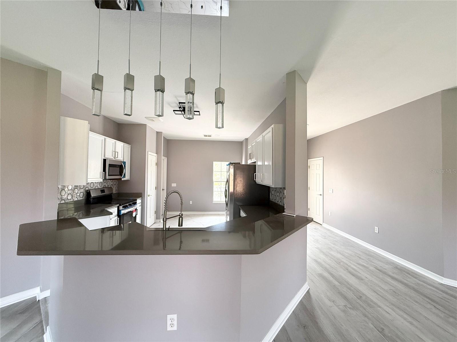 Image 12 of 35 For 130 Prima Drive