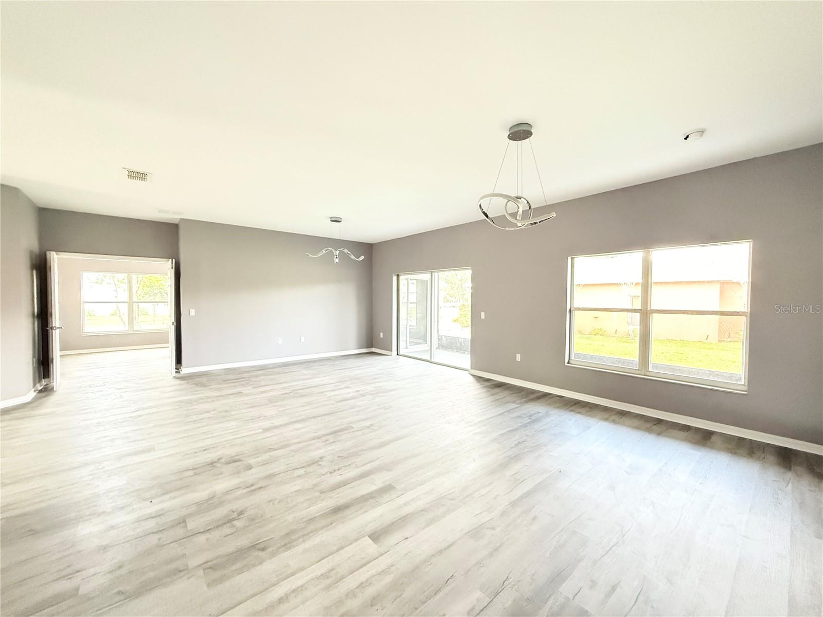 Image 17 of 35 For 130 Prima Drive