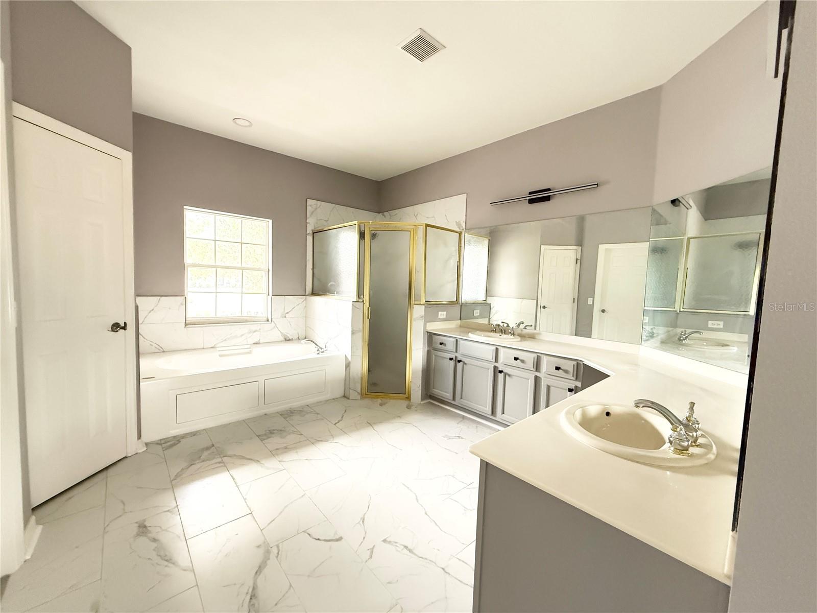 Image 22 of 35 For 130 Prima Drive