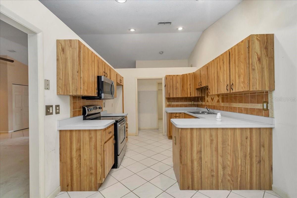 Image 7 of 29 For 5141 36th Avenue