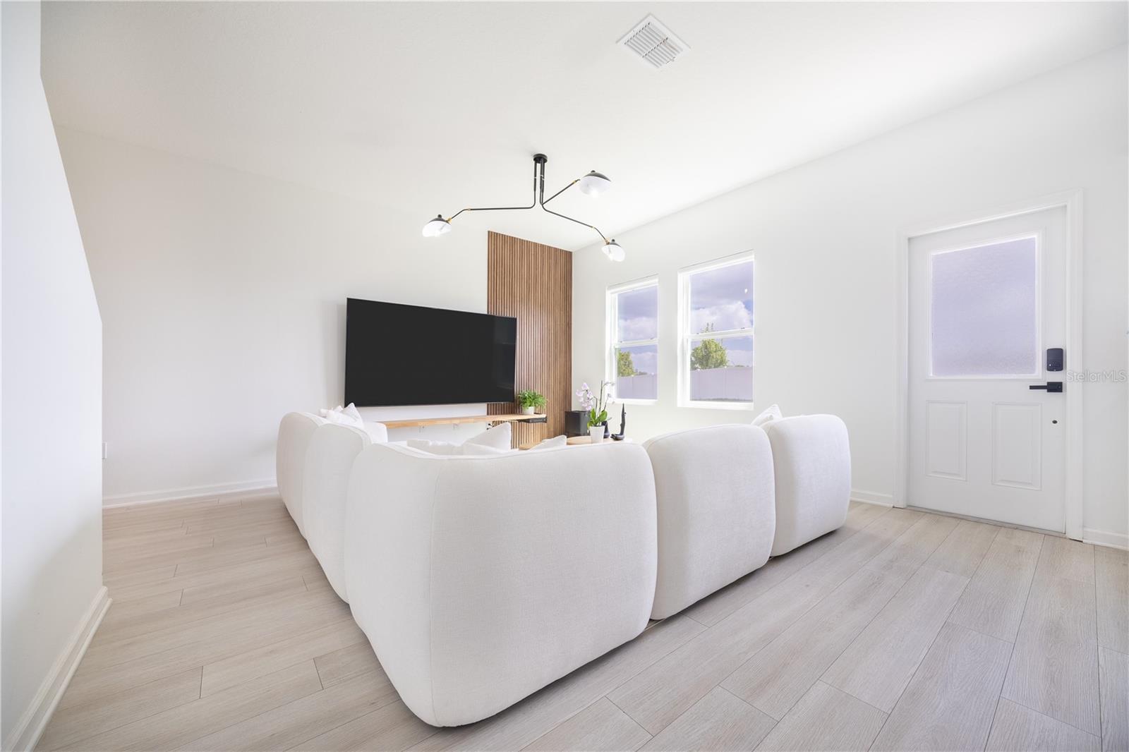 Image 13 of 28 For 8688 Sportsman Loop