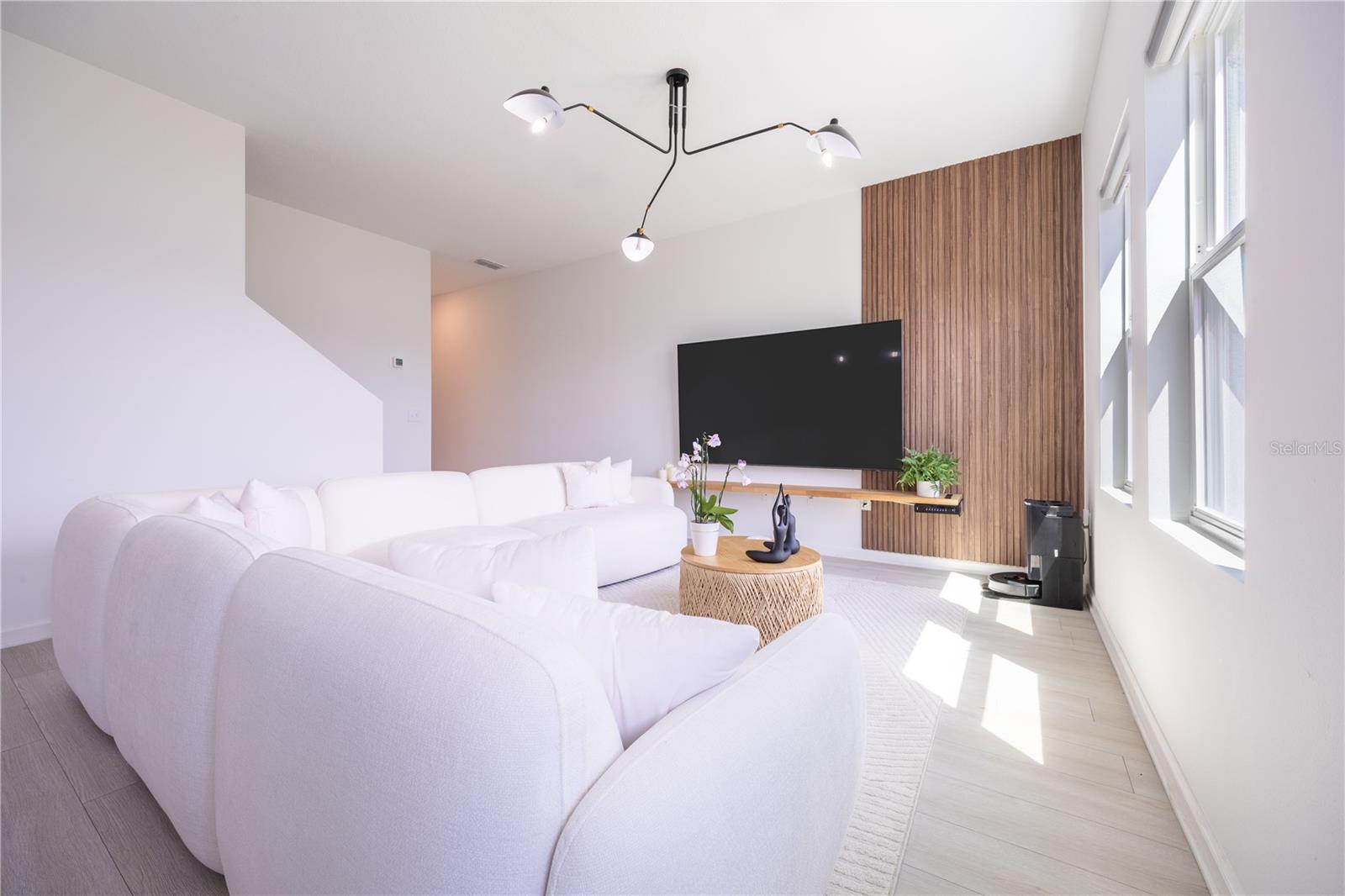 Image 14 of 28 For 8688 Sportsman Loop