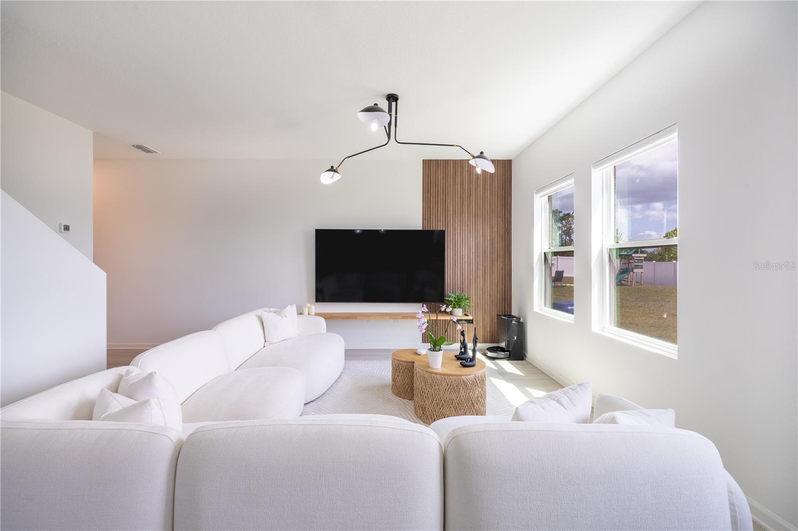 Image 15 of 28 For 8688 Sportsman Loop