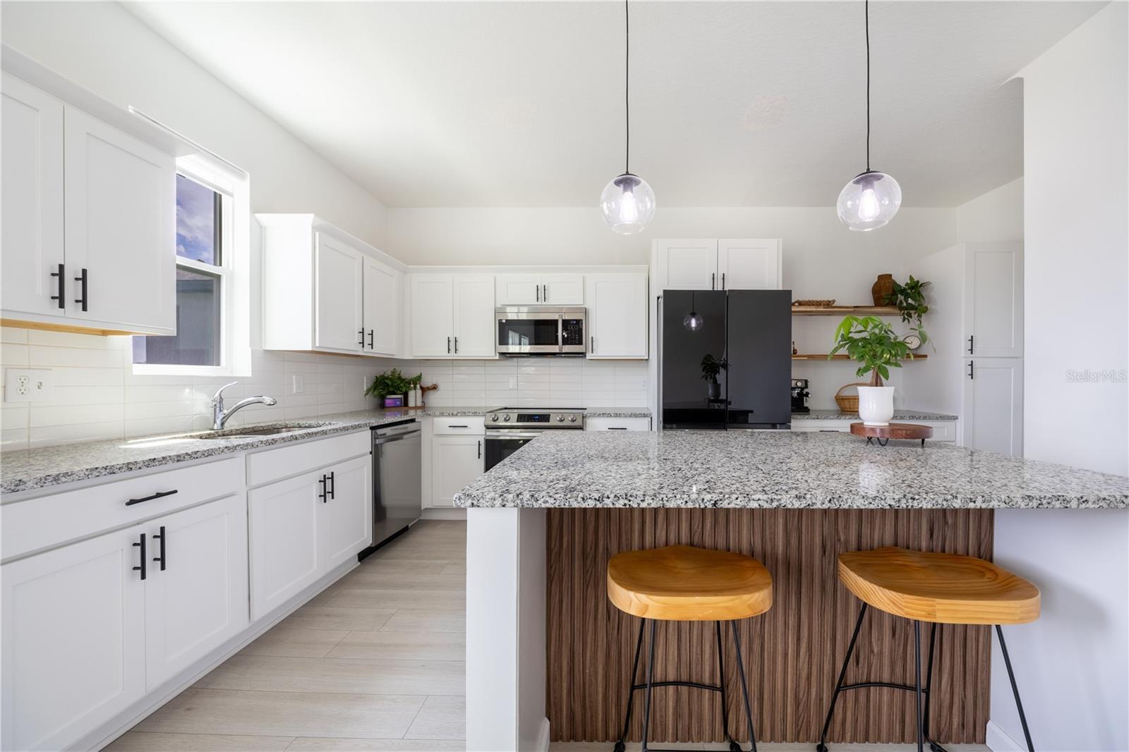 Image 18 of 28 For 8688 Sportsman Loop