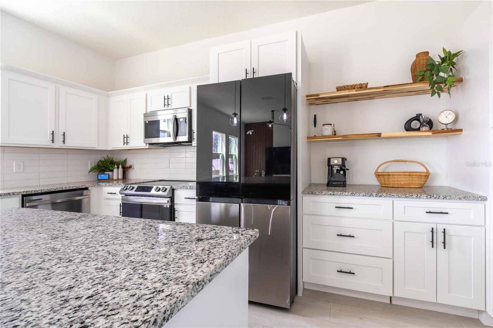 Image 19 of 28 For 8688 Sportsman Loop