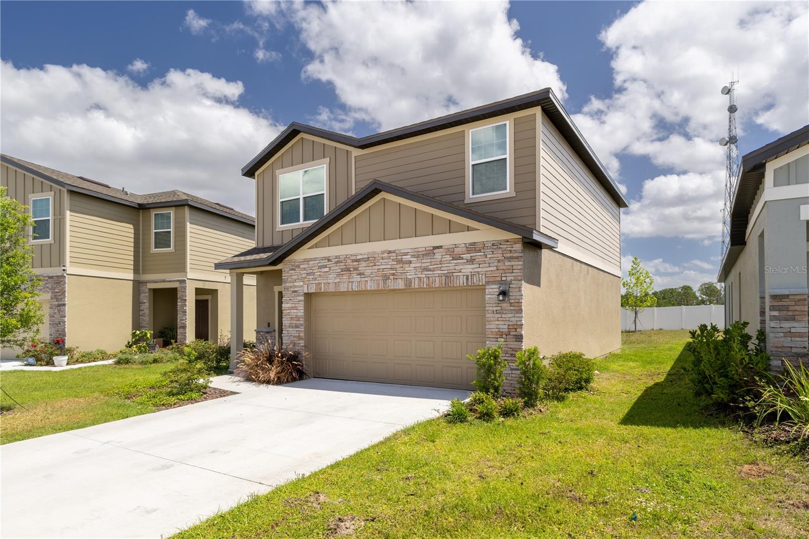 Image 2 of 28 For 8688 Sportsman Loop