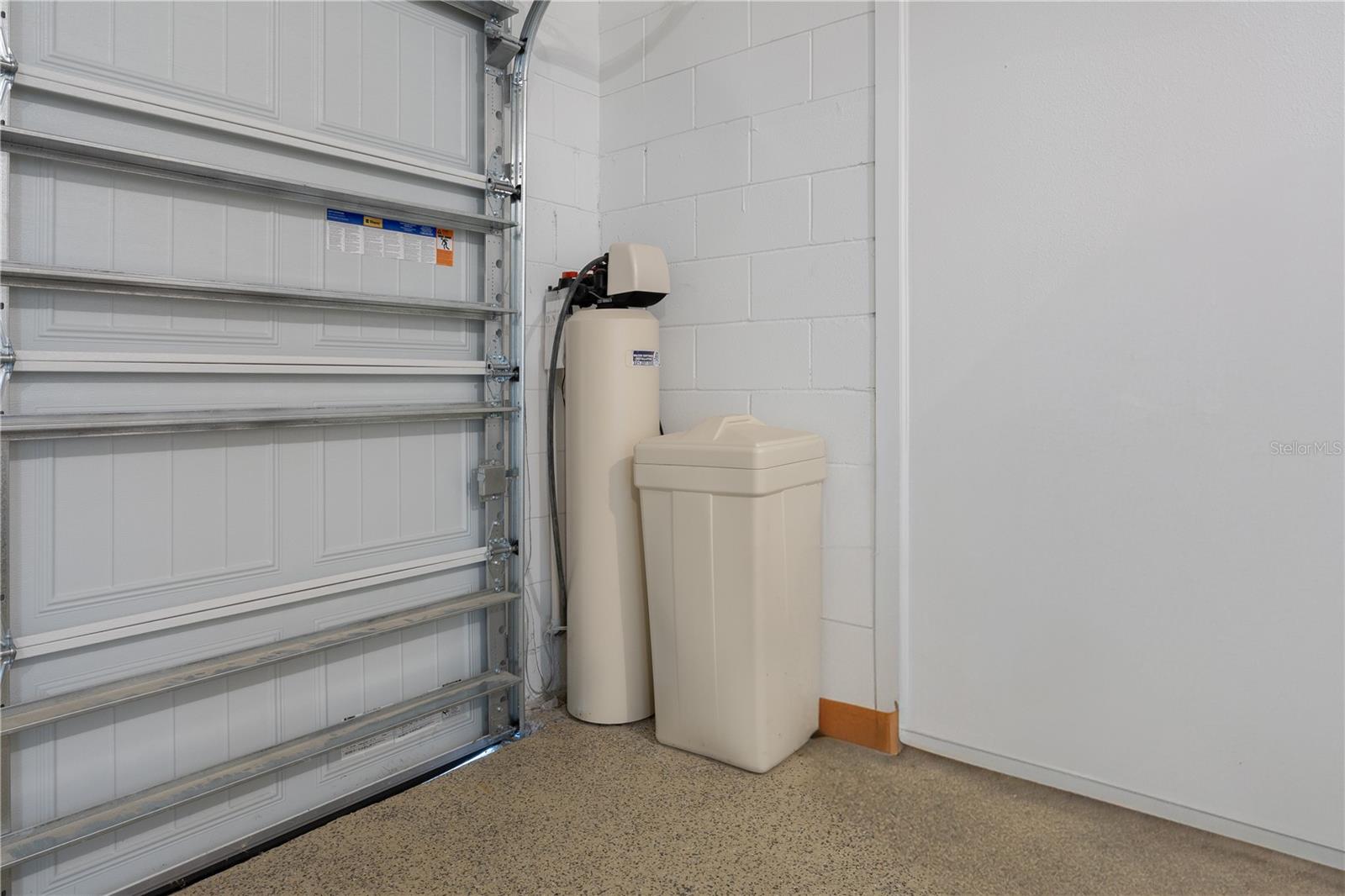 Image 20 of 28 For 8688 Sportsman Loop