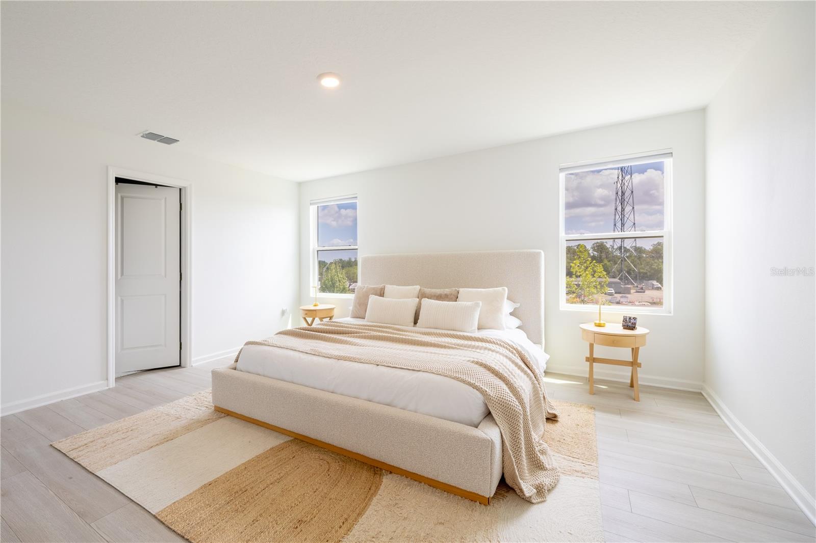 Image 21 of 28 For 8688 Sportsman Loop