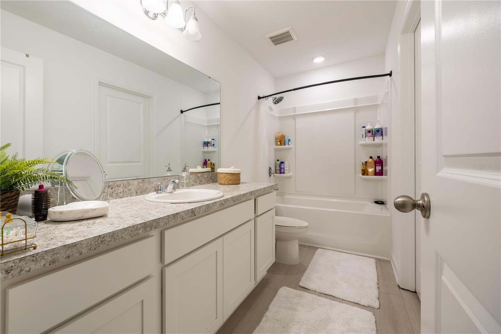 Image 25 of 28 For 8688 Sportsman Loop