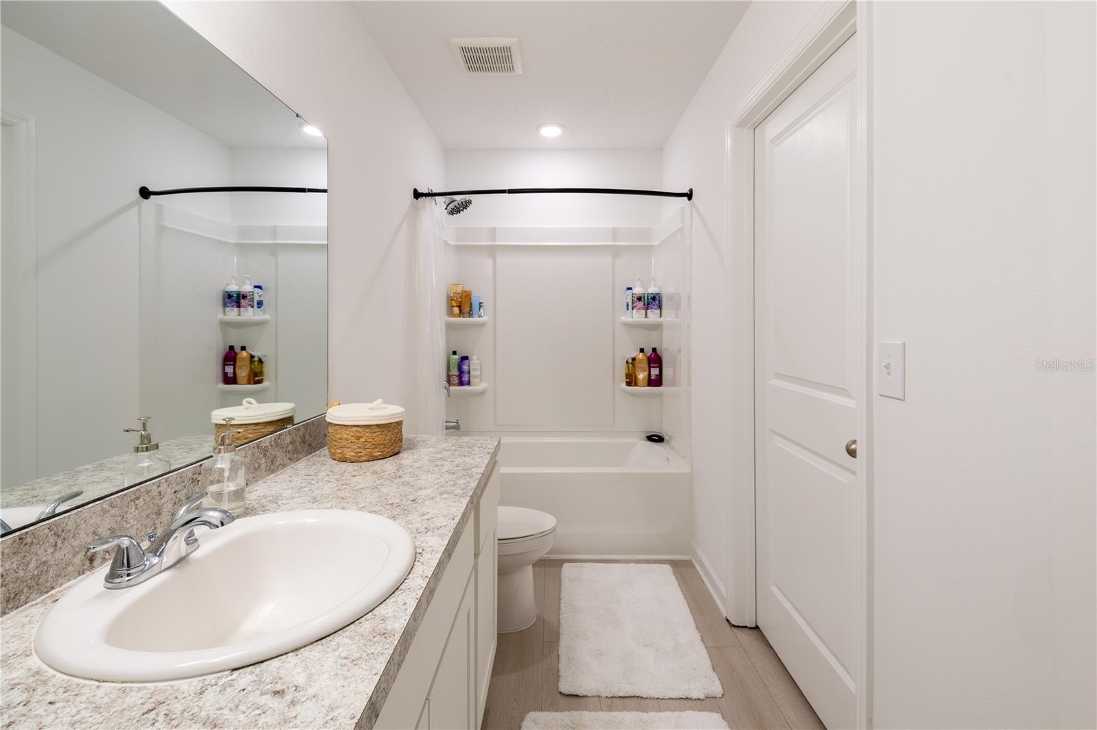 Image 27 of 28 For 8688 Sportsman Loop