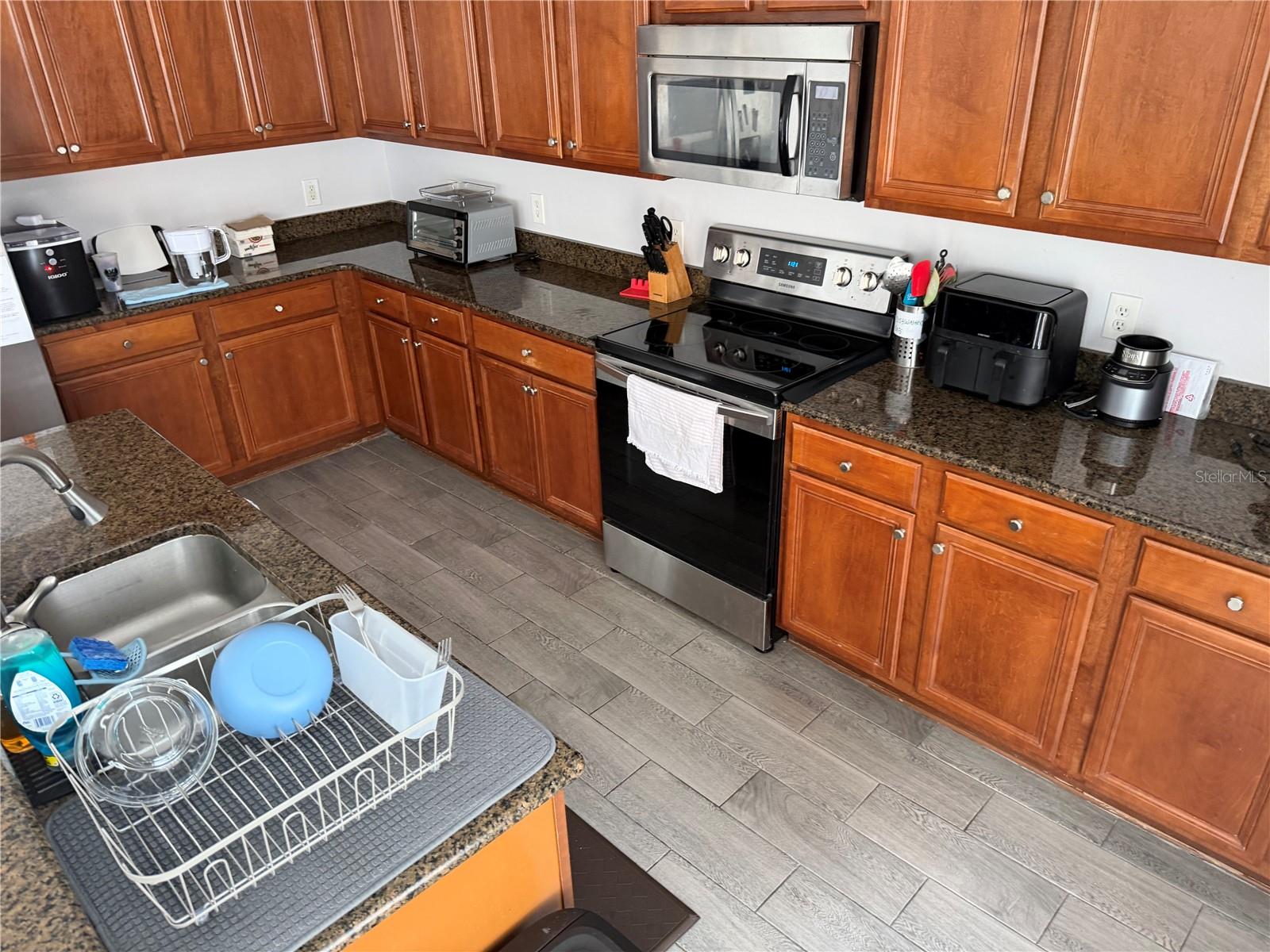 Image 10 of 64 For 319 Verdi Street