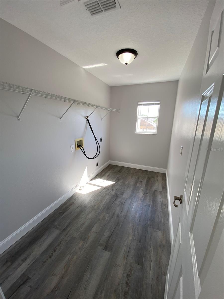 Image 59 of 64 For 319 Verdi Street