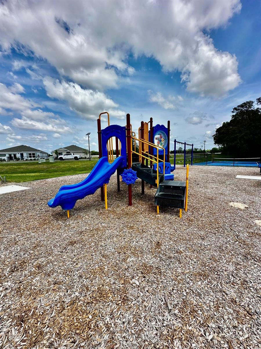 Image 18 of 21 For 5844 132nd Place