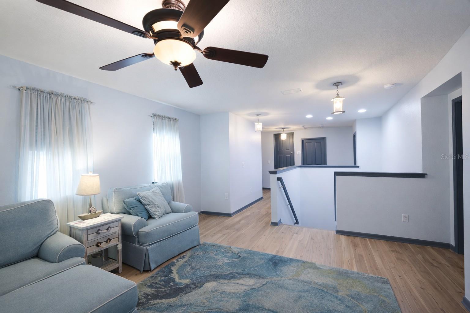 Listing photo id 15 for 2317 Avellino Avenue