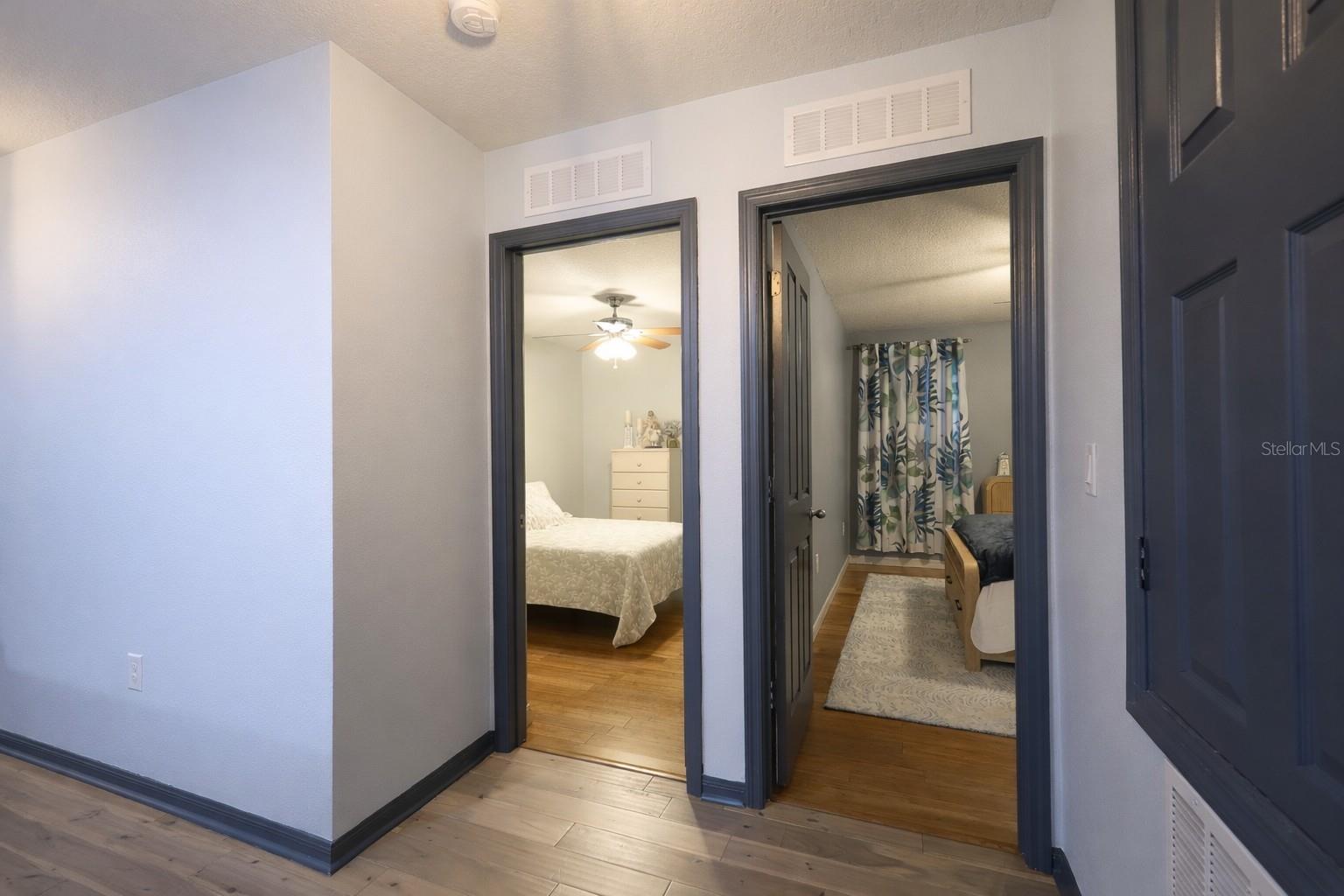 Listing photo id 18 for 2317 Avellino Avenue