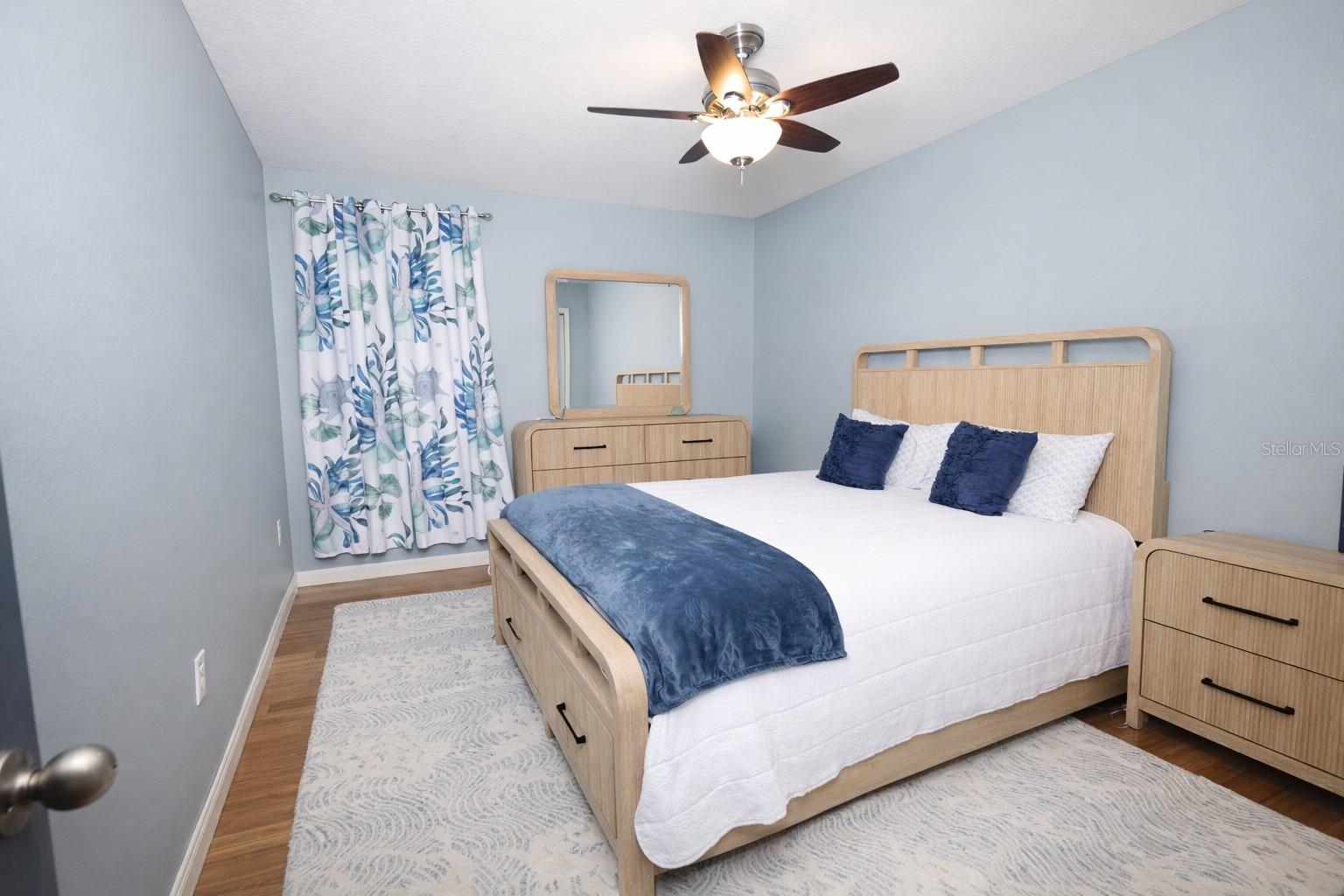 Listing photo id 23 for 2317 Avellino Avenue