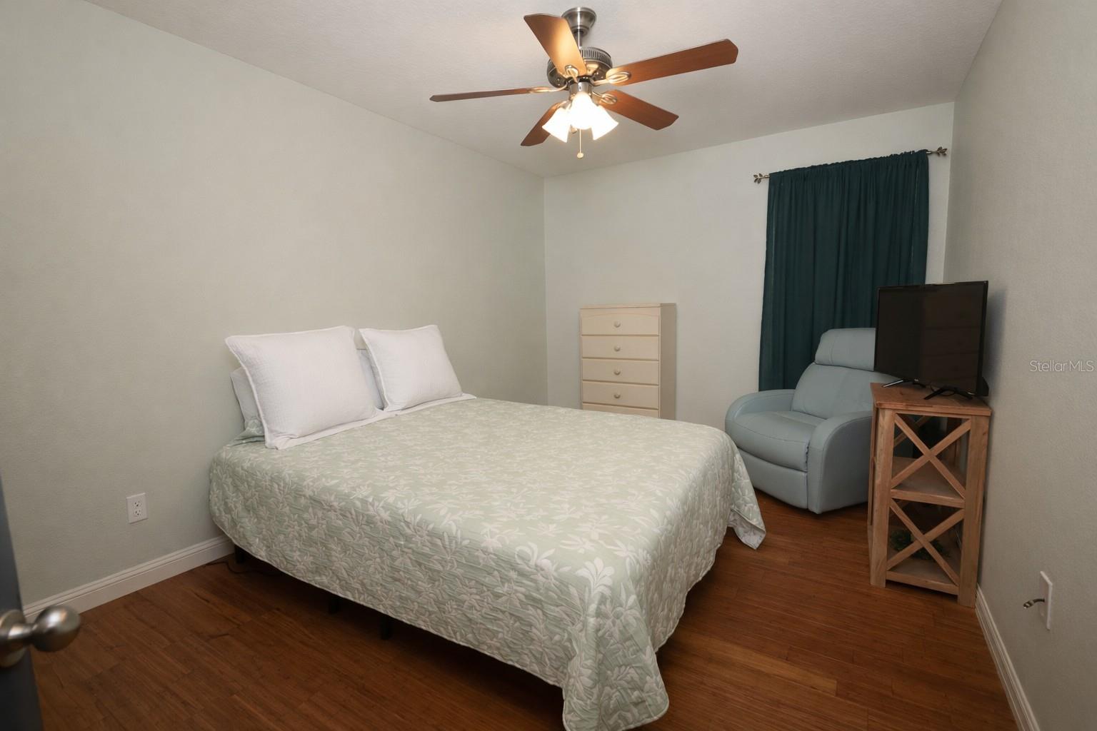 Listing photo id 25 for 2317 Avellino Avenue