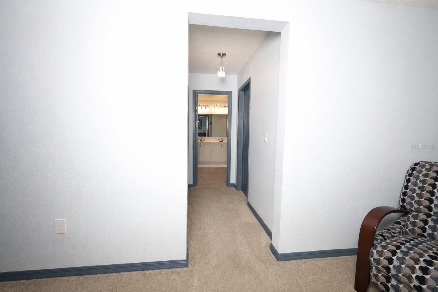 Listing photo id 30 for 2317 Avellino Avenue