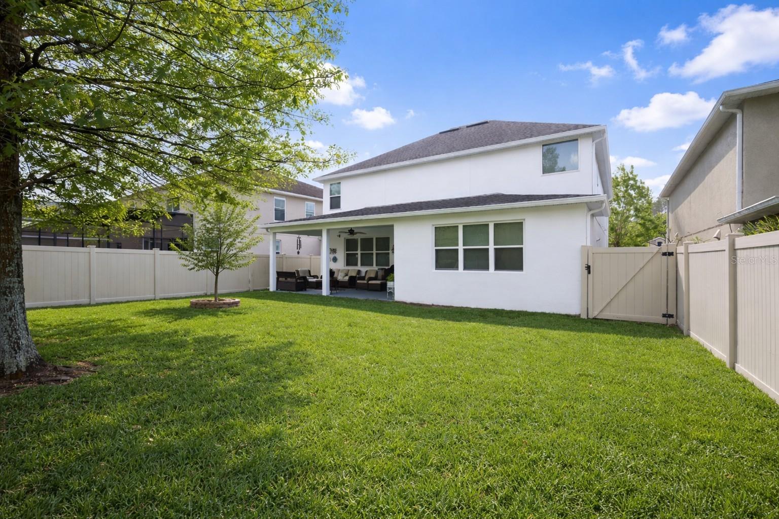 Listing photo id 35 for 2317 Avellino Avenue