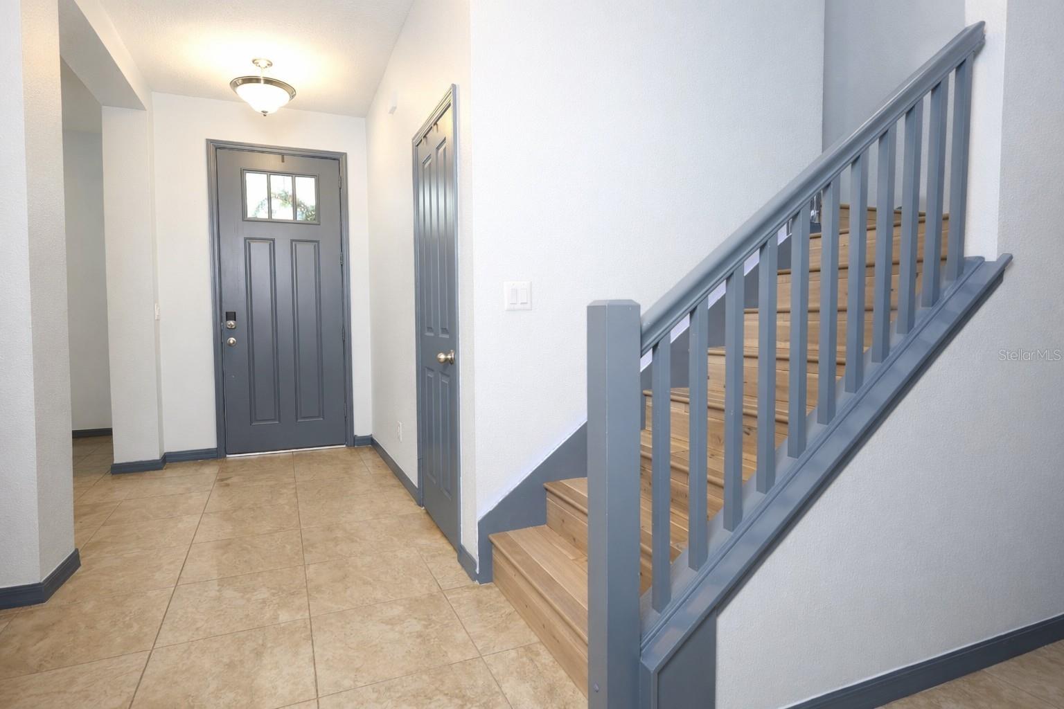 Listing photo id 7 for 2317 Avellino Avenue