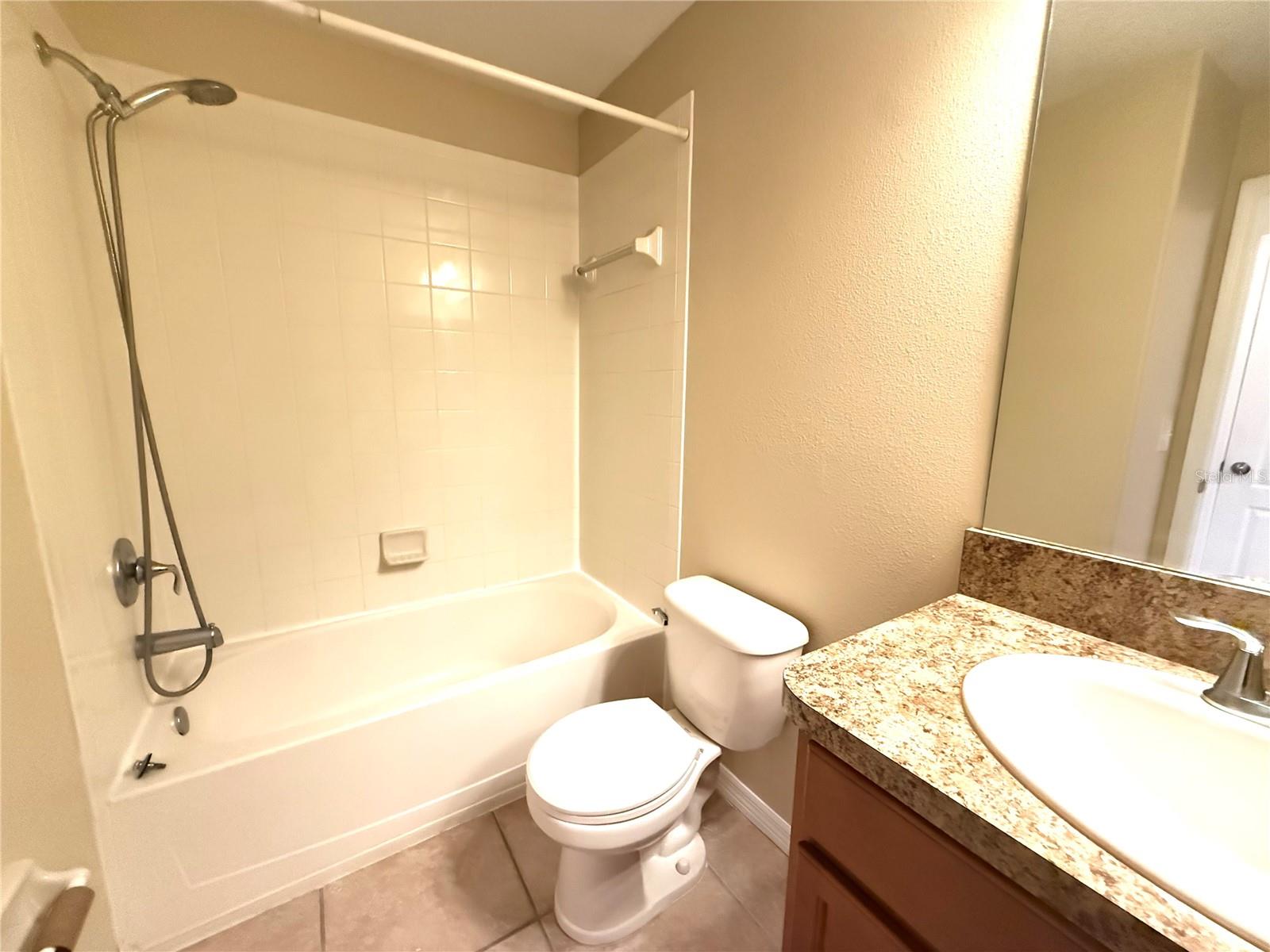 Image 12 of 18 For 11064 Savannah Landing Circle