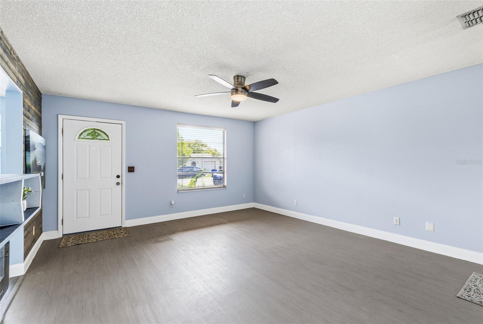 Image 6 of 32 For 118 Georgia Avenue