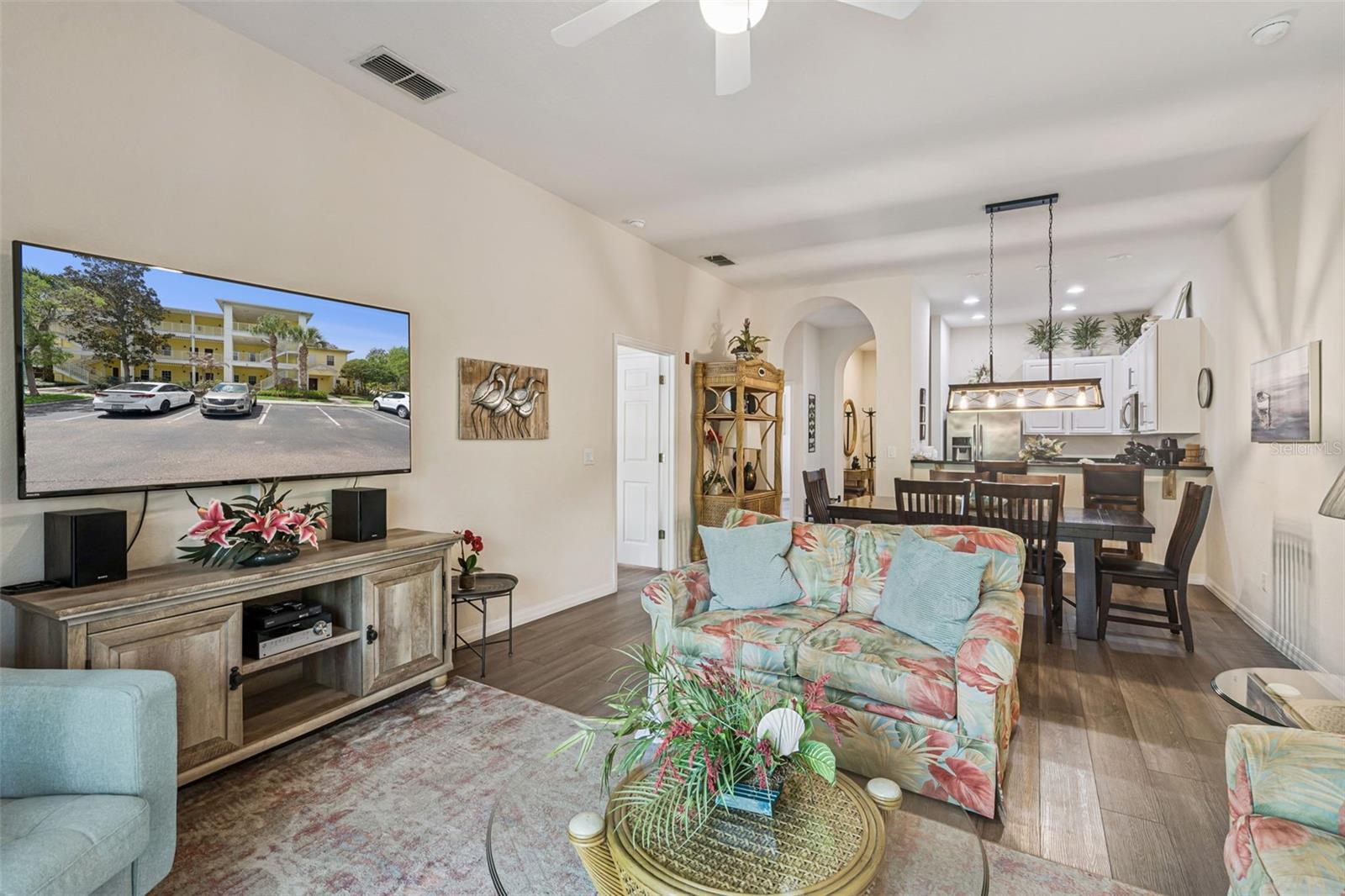 Image 10 of 57 For 810 Lucaya Loop