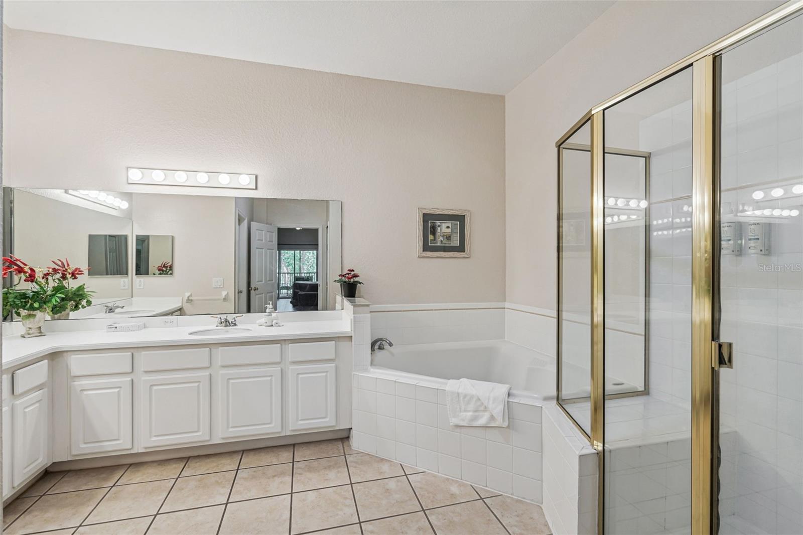 Image 23 of 57 For 810 Lucaya Loop