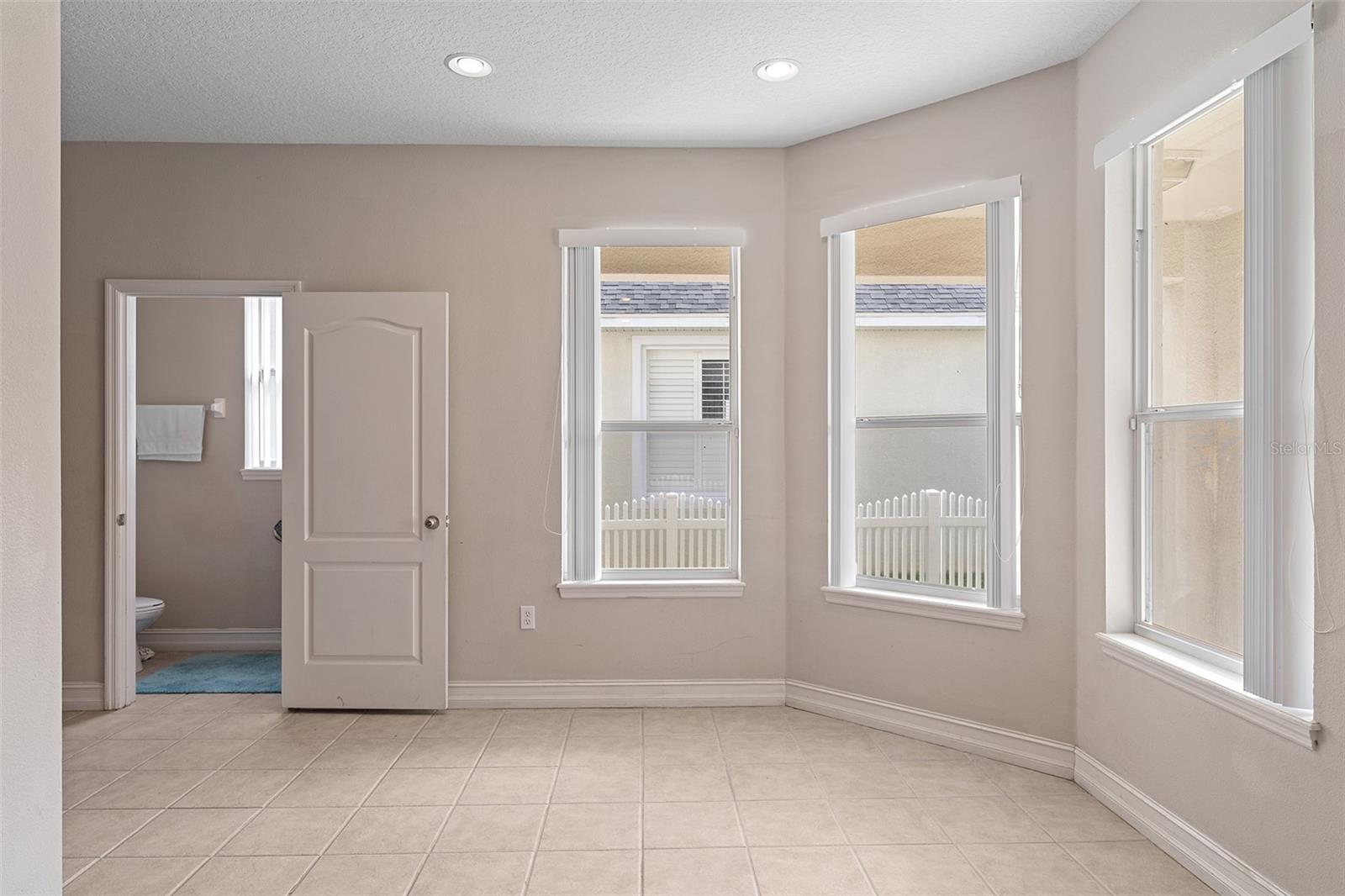 Image 14 of 72 For 3335 Primrose Willow Dr