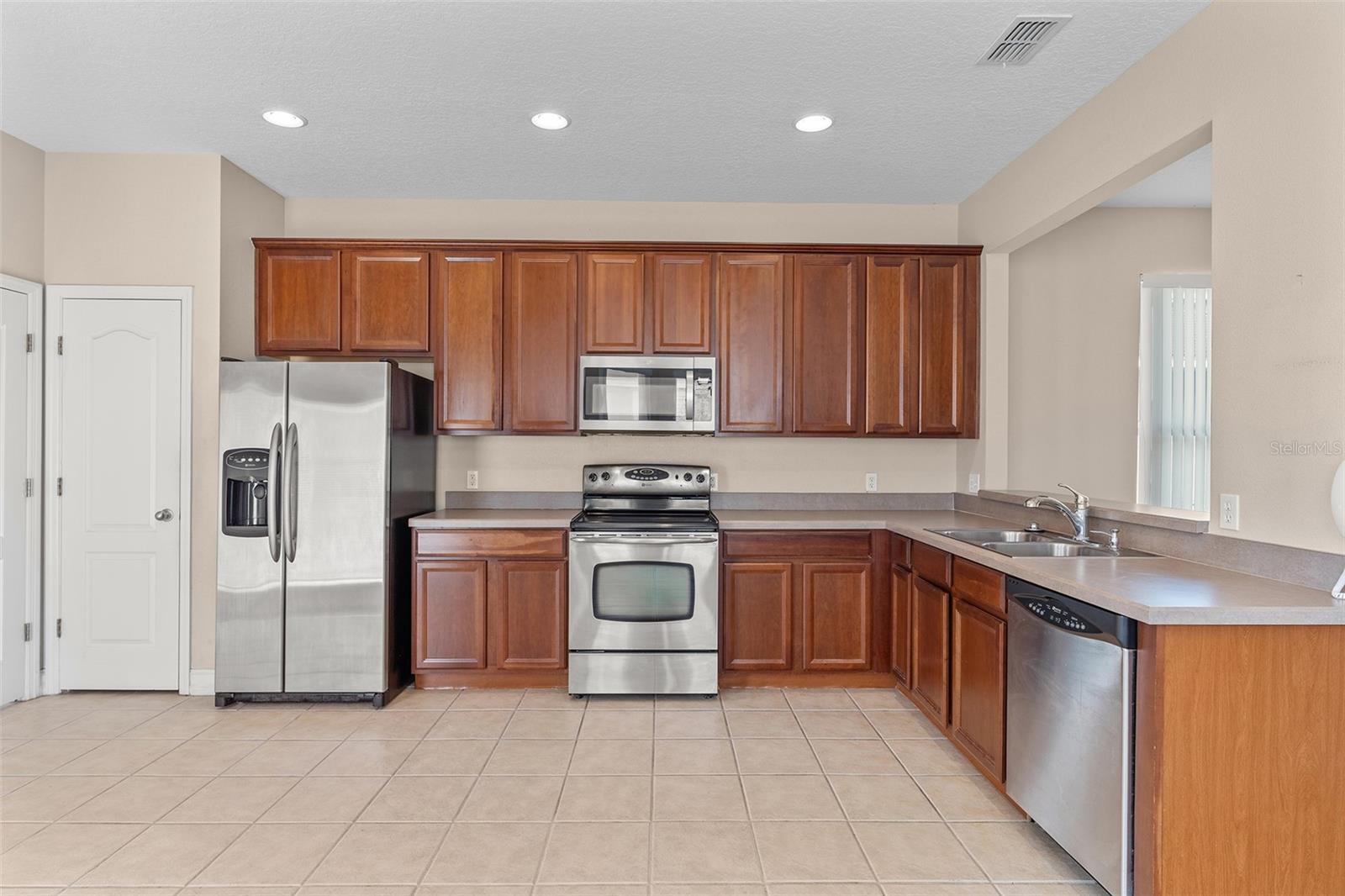 Image 9 of 72 For 3335 Primrose Willow Dr