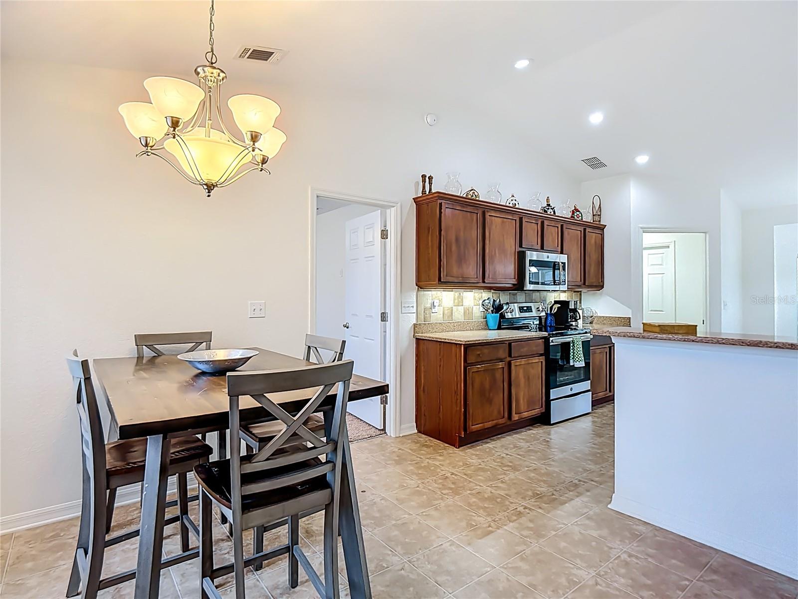 Image 14 of 58 For 2249 Country Manor Street