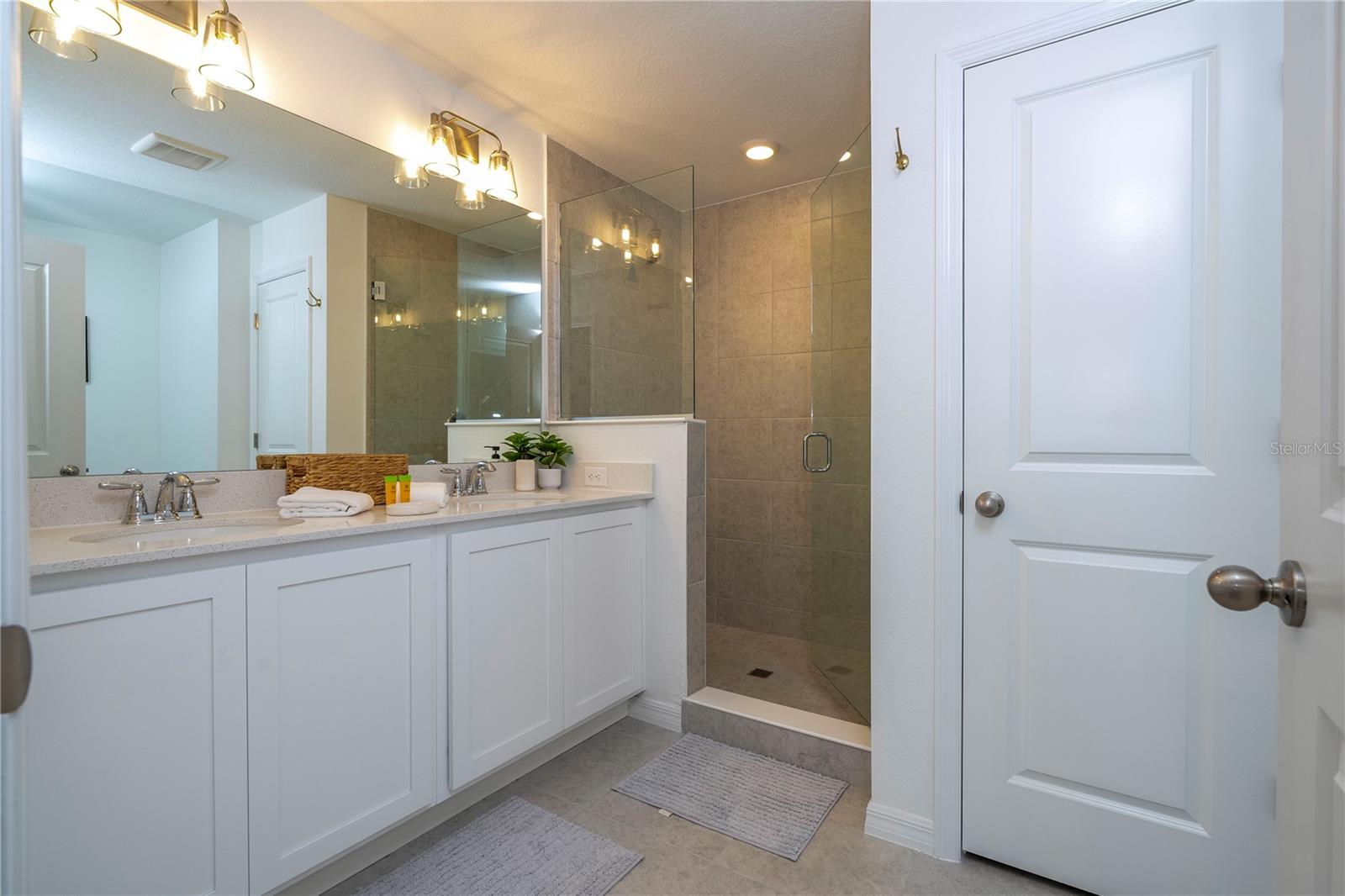 Image 22 of 51 For 686 Longboat Drive