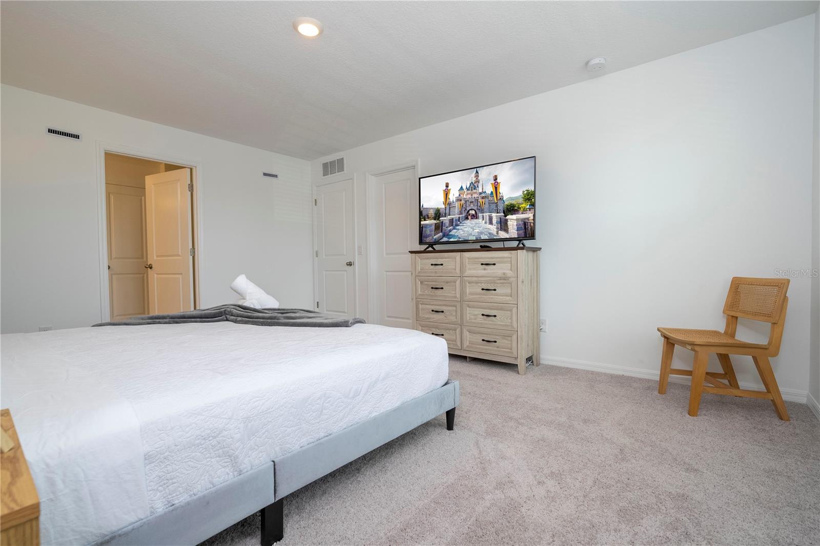 Image 28 of 51 For 686 Longboat Drive