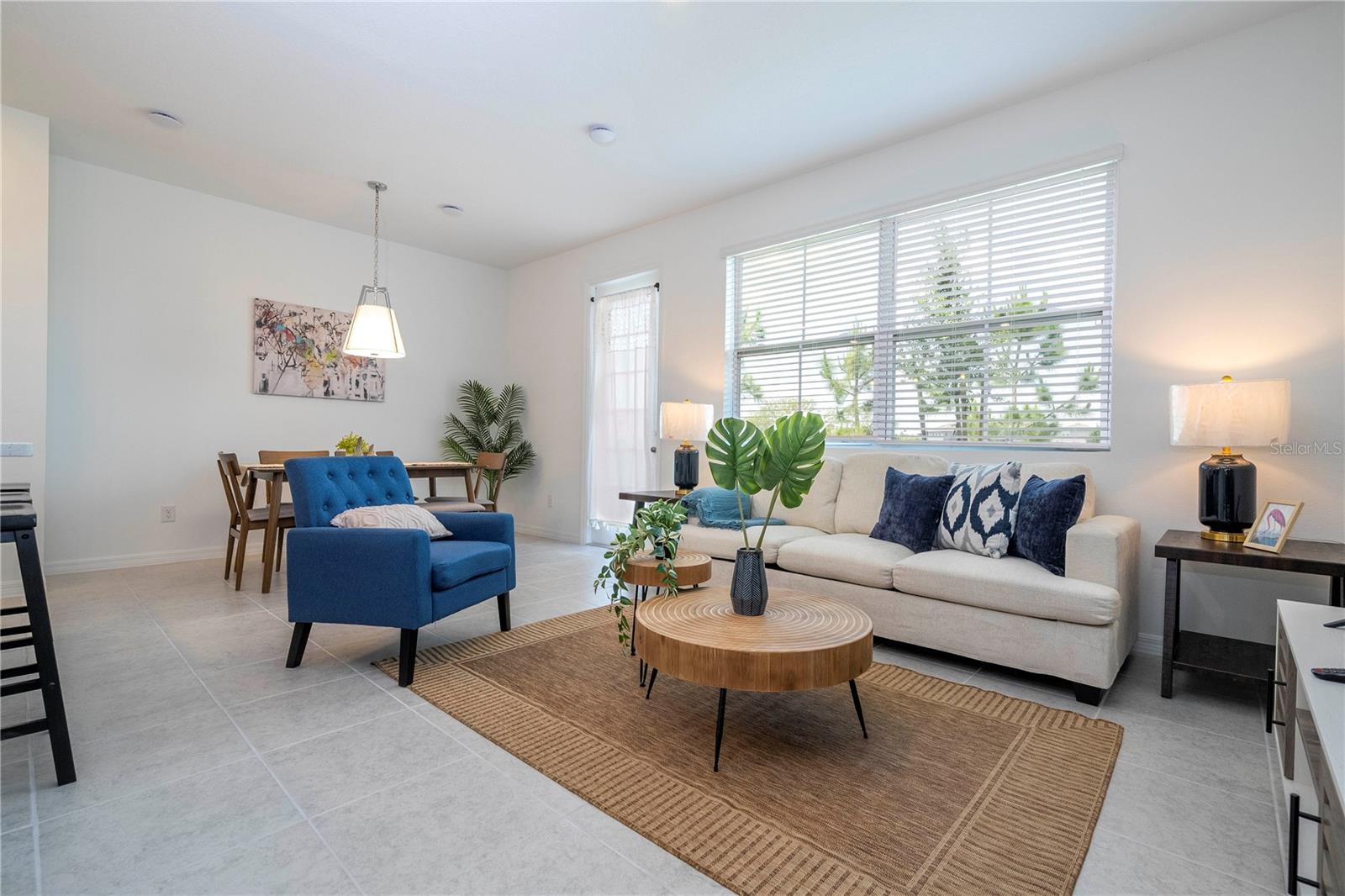 Image 5 of 51 For 686 Longboat Drive