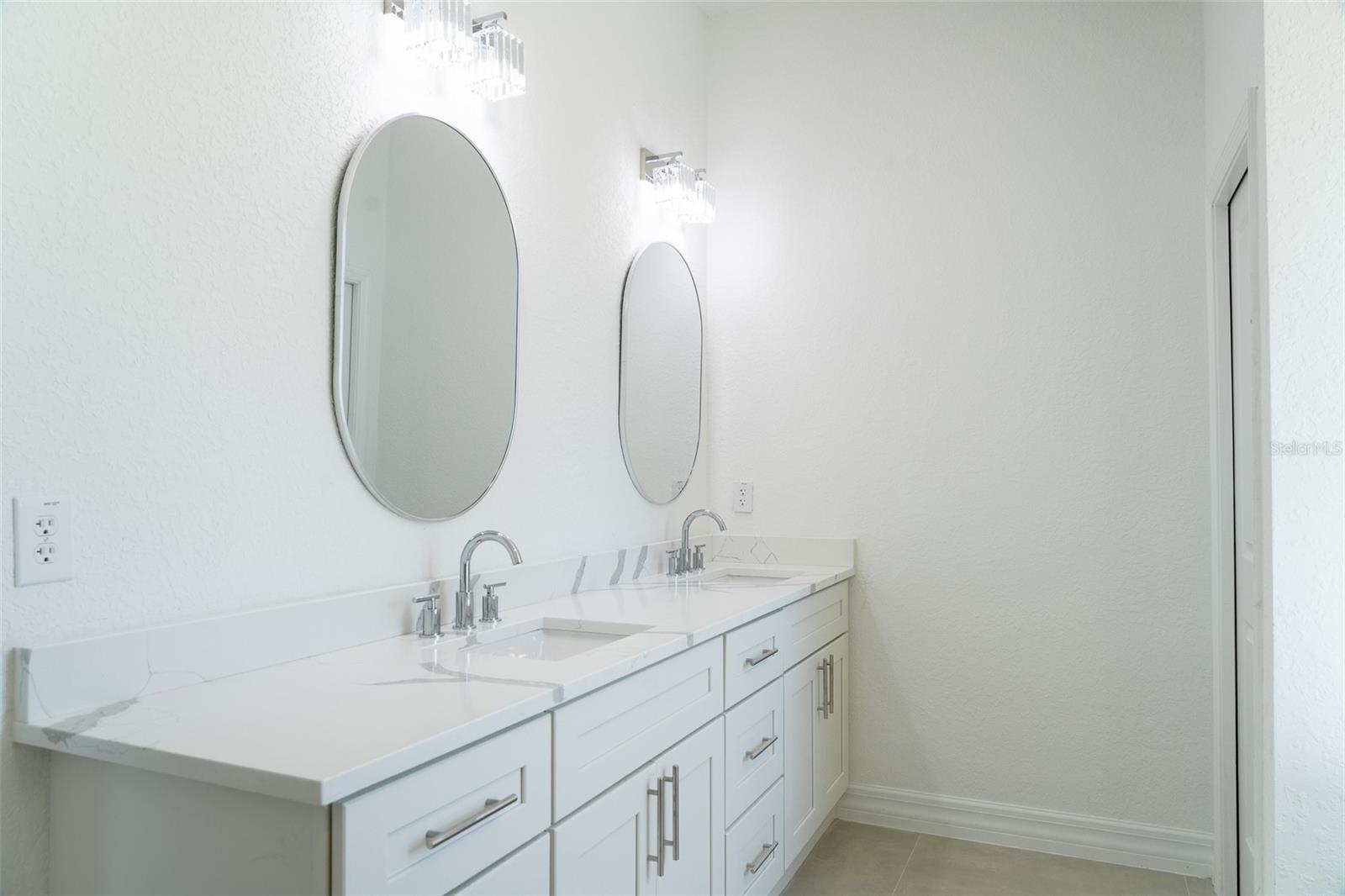 Image 25 of 35 For 16559 48th Terrace