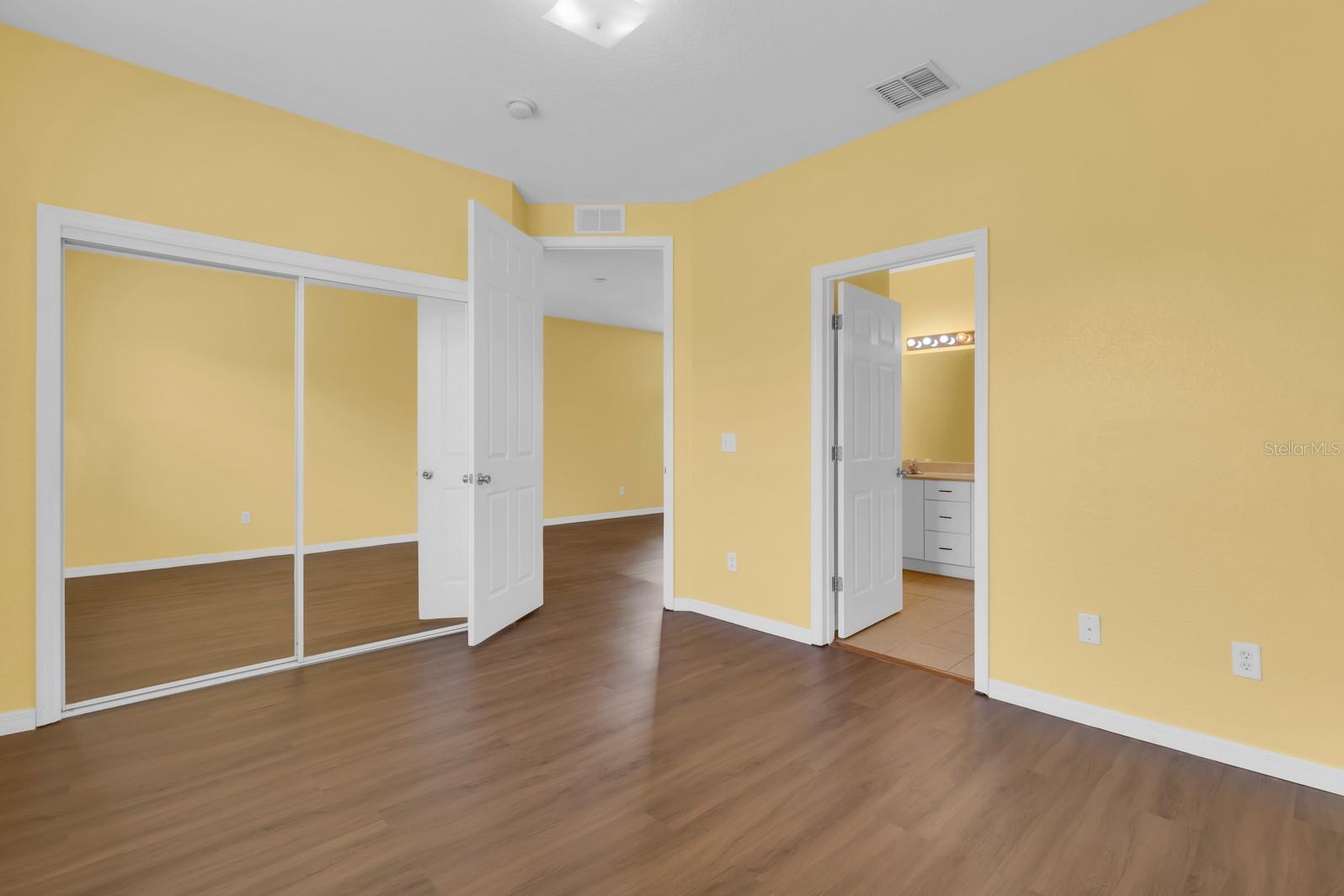 Image 17 of 34 For 13201 Indian Creek Drive B